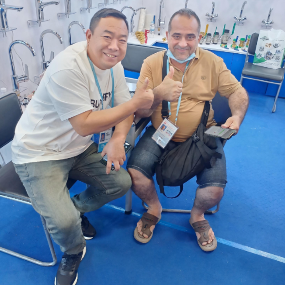 ZHEJIANG PENGBANG TUBE INDUSTRY CO., LTD. Asiste con gran éxito a la 138ª Feria de Cantón